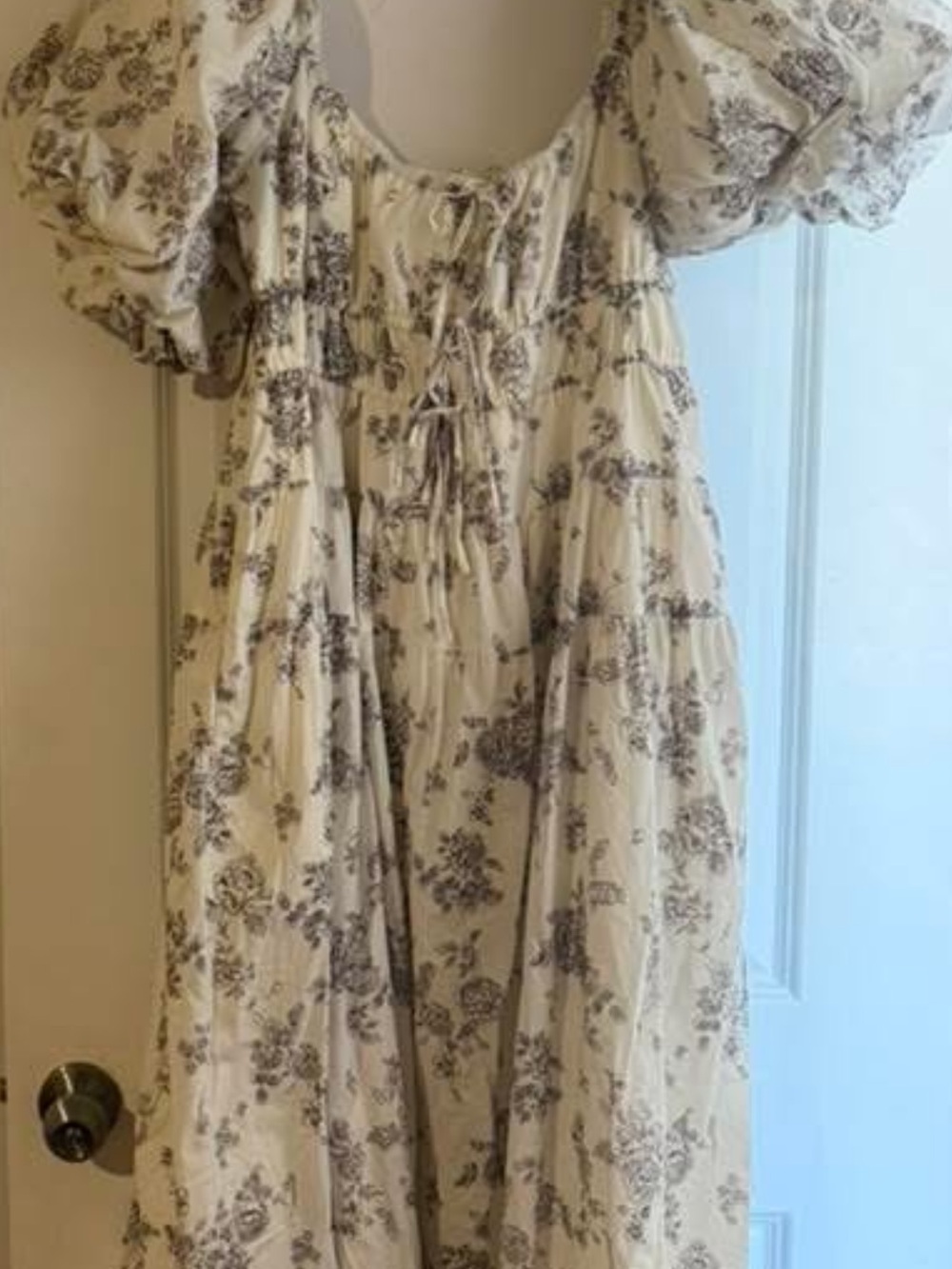 Aureum Shop Dahl Cream Floral Puff Sleeve Midi Dress